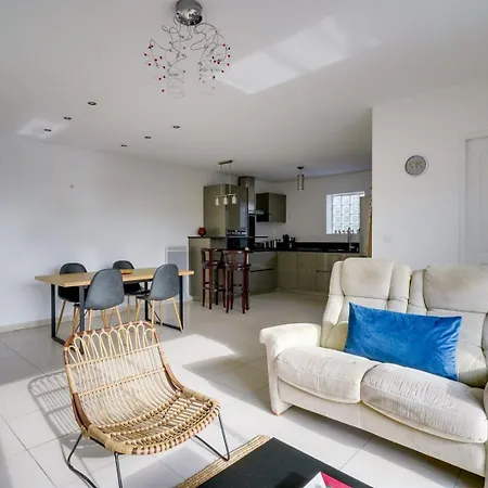 With Terrace And Parking Διαμέρισμα Mérignac