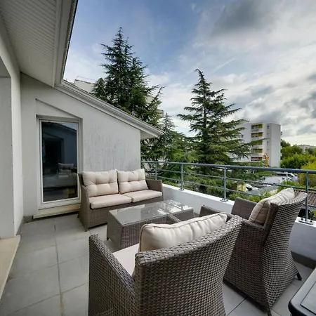 With Terrace And Parking * Mérignac