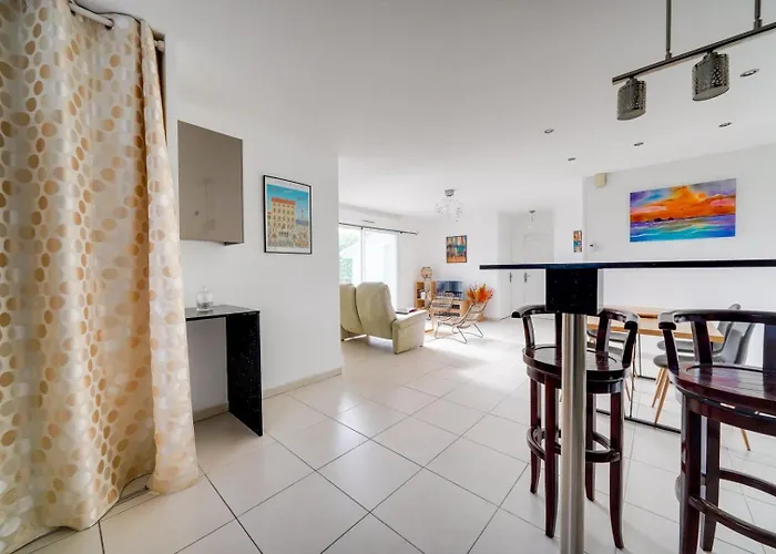 公寓 With Terrace And Parking Mérignac